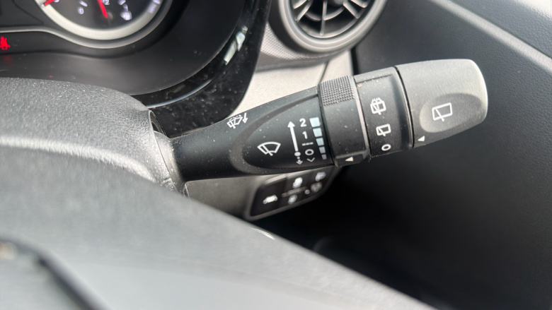 Hyundai i10 1.0 MPi SE Connect 5dr Petrol Hatchback